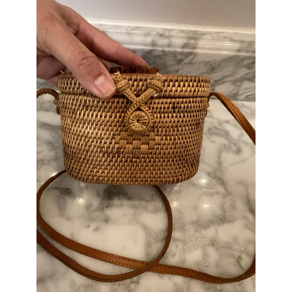 DEWI CROSSBODY RATTAN BASKET WEAVE AND WOOD PURSE - Picture 2 of 11